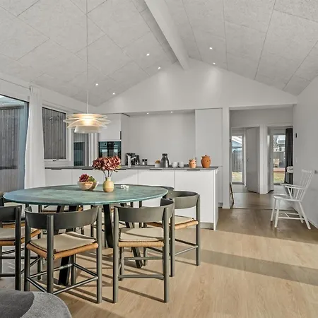Jouni - 200m From The Sea By Interhome *