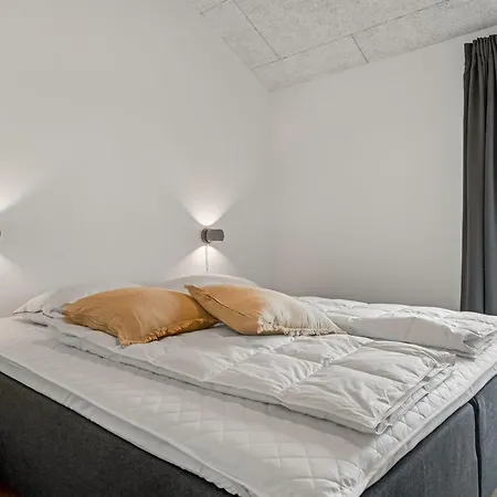 Jouni - 200m From The Sea By Interhome