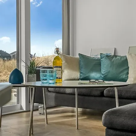 Jouni - 200m From The Sea By Interhome
